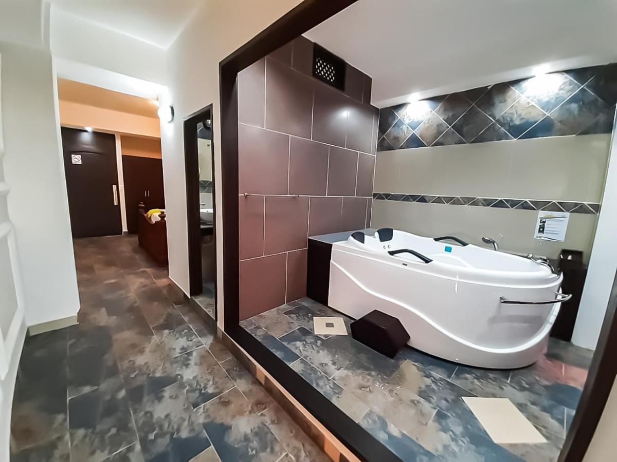 Hotel Mi Paraiso Rio Dulce Castillo de San Felipe Екстер'єр фото
